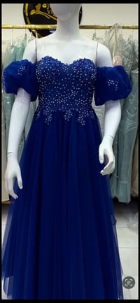 فستان • مستعمل مرة وحدة