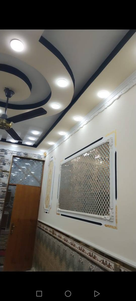 دار للبيع المساحه ١٠٠  متر +٣٥ متر فضله  الواجهة ٤ متر
البناء ١٠٠ متر   طابقين  غرفه وحده فوك وصاله والثالث بيتونه وسطح. .    و ٣٥ متر فضله واقع حال بناء حديث
درجه اولى كما موضح بالصور والمقطع الفيديو 
السعر حاضر ١٦٠ مليون
بيع على المبادره     للمصرف العقاري. 

اذا كان البيع على المبادره من المصرف العقاري
العنوان الشعب الديوان قرب شارع ٢٥
للاستفسار الاتصال *********** جاسم عريبي
*********** محمد جاسم عريبي 
عبر الواتساب متوفر
