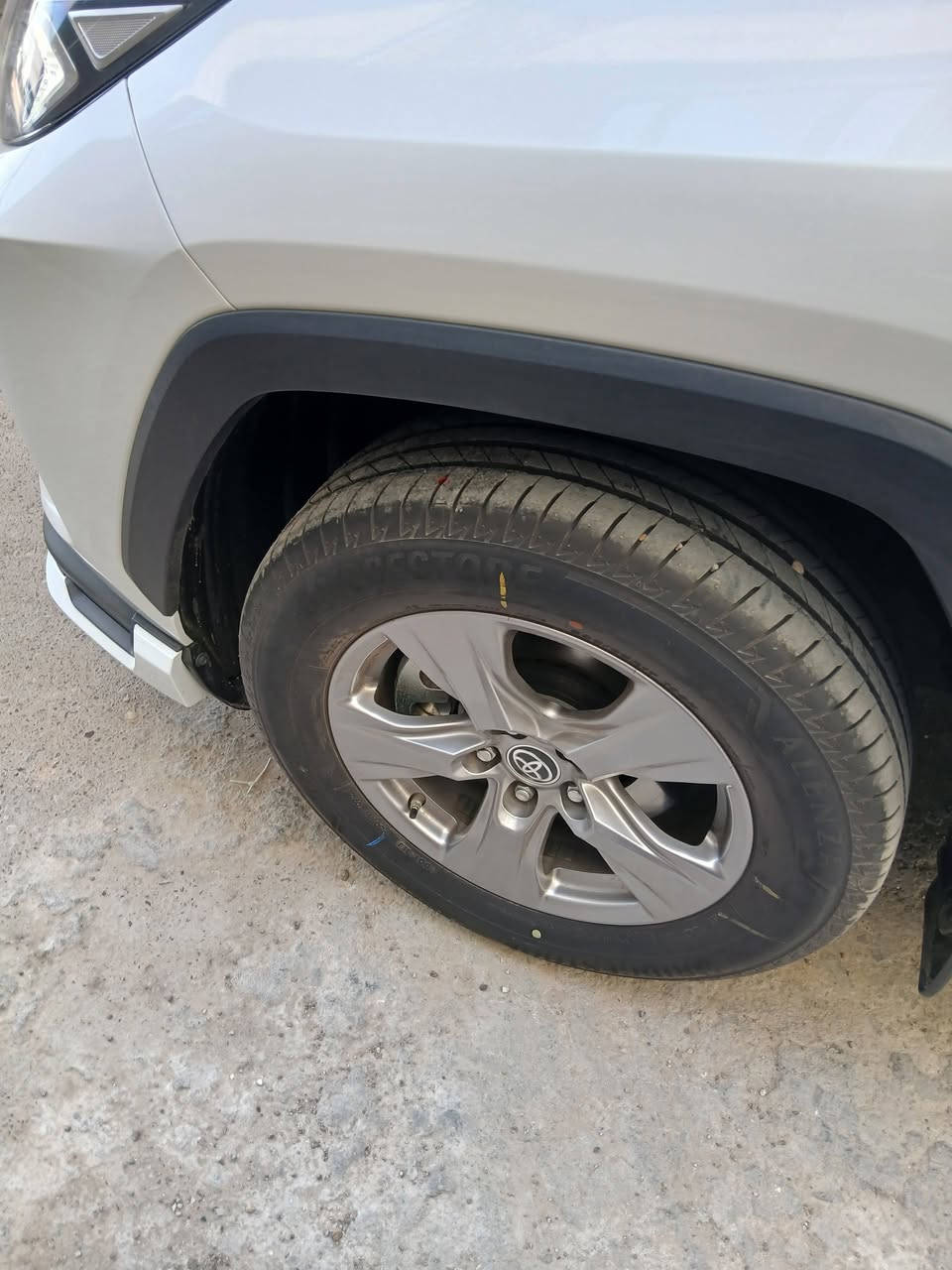 للبيع راف فور ٢٠٢٥ زيرو ساز بانزين ام الضمان وتبديل دهن مجاني ماشيه ٣٠٠ كيلو عل كد الترقيم فول بصمه عدا الفتحه السعر ٣١ الف وبيه مجال لشراي مكاني اليرموك او الغزاليه ***********
