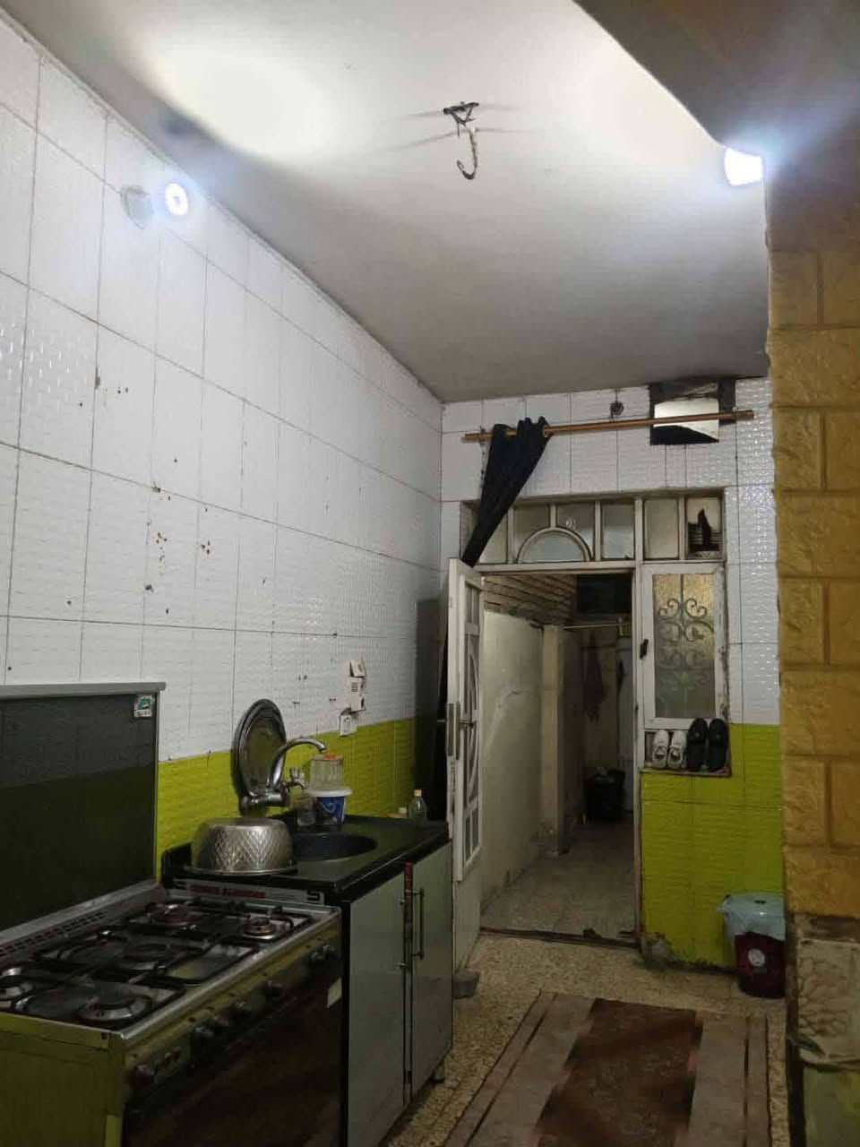 يالله بيت لليجار. طابو صرف نجف حي ميسان ***********

طابق ونص. غرفة.   صالة.     مطبخ.    استقبال 

صحيات. داخلية.  وخارجية الطابق الثاني. غرفة. وصالة 

       سعر. اليجار. 325. الف. ***********
“””””””””””””””””””””””””””””””””””””””””””””””””””””””
             مكتب ابو حوراء الحسناوي للعقار 

            بيع.      شراء.   ايجار.  رهان

عنوان المكتب نجف حي ميسان مقابل السوك الأخير 
""""""""""""""""""""""""""""""""""""""""""""""""""""
