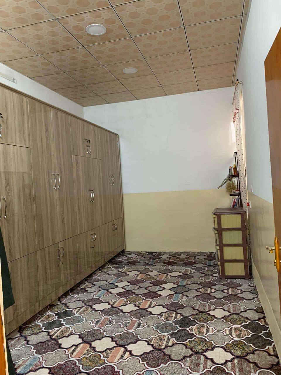 هاوڕێیان
بەڕێزان خانووی ئەم جارەمان گەڕەکی حمرین
واتە کوڵەجۆیەکانەوە دێینە خزمەتان
هاوڕێیان ڕووبەری ئەم خانووە 120مترە
ڕووی خۆری بەیانیە
پێشی جۆڵە 
شوێنی زۆر نزیکە لەدووسایدی بازاڕەوە
خانویەکی زۆر دڵگیروخۆشە
سعری مناسبە
ـــــــــــــــــــــــــــــــــــــــــــــــــــ
🍁🍂🍁🍂🍁🍂🍁🍂🍁🍂🍁🍂
بۆزانیاری زیاترپەیوەندیمان پێوە بکە
ژمارەکانی نووسینگە
***********
***********
***********
🍂🍁🍂🍁🍂🍁🍂🍁🍂🍁🍂🍁
نوسینگە مان لەکەلار و ڕزگاری
بۆ_کڕین_و_فرۆشتن_و_بەکرێدانی_هەموو_جۆرە_موڵکێک
خانوو_زەوی_شوقە_دوکان_باخ_دۆنم کەلار و ناحیەی ڕزگاری و لــە گـشت گــەەرمیـان
🍂🍁🍂🍁🍂🍁🍂🍁🍂🍁🍂🍁🍂
ئێوەی بەڕێزیش گەر موڵکتان هەیە دەتانەوێ بیفرۆشن
یان دەتانەوێ بکڕن یان بەکرێی بدەن 
نوسینگەمان لەخزمەتاندایە
