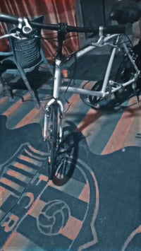 بايسكل للبيع العنوان بغداد سفير 07762728288