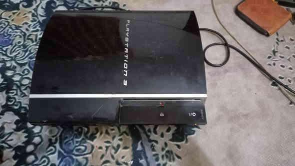 سلام عليكم بلي 3 يشتغل ضوة اصفر ولابتوب وهارد ورامات ابيع فحم طافي بغداد سبع قصور السعر25كلهن 
***********رقم
