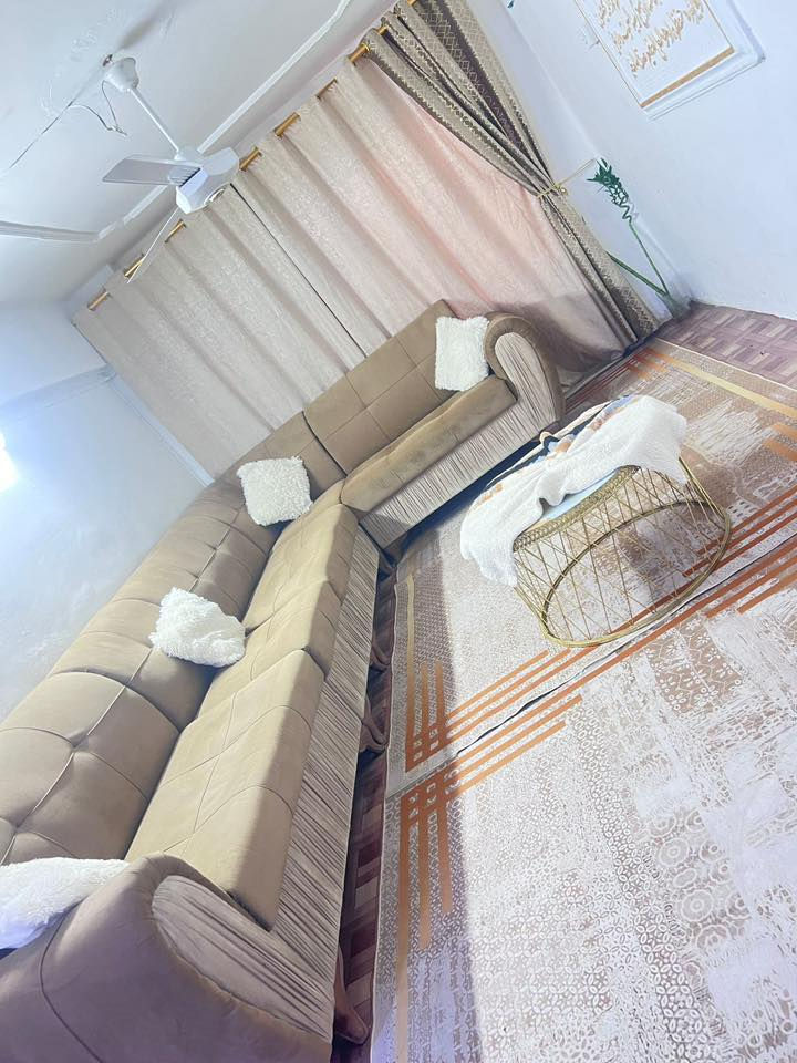 تخم للبيع قبل كم شهر من شراية جديد كلش. 10 مقاعد سعره 400 وبي مجال. توصيل مجاناً الاستفسارات اتصال ع رقم : ***********
