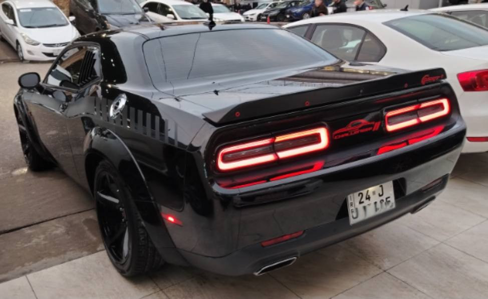 سلام عليكم
( بيع فقط )
جالنجر
 موديل 2018
  ماشي 121 مايل حقيقي بيها جاملغ و بونيد مع جاملغ الخلف صبغ راس الشاصي بي صبغ اربكات سستم رقم الشاصي موجود كير محرك 6 بستن شرط رقم سنويه جديد شرط التحويل السعر 165 بي مجال قليل مكان السياره دهوك رقم موبايل *********** وتساب دهوك, العراق
