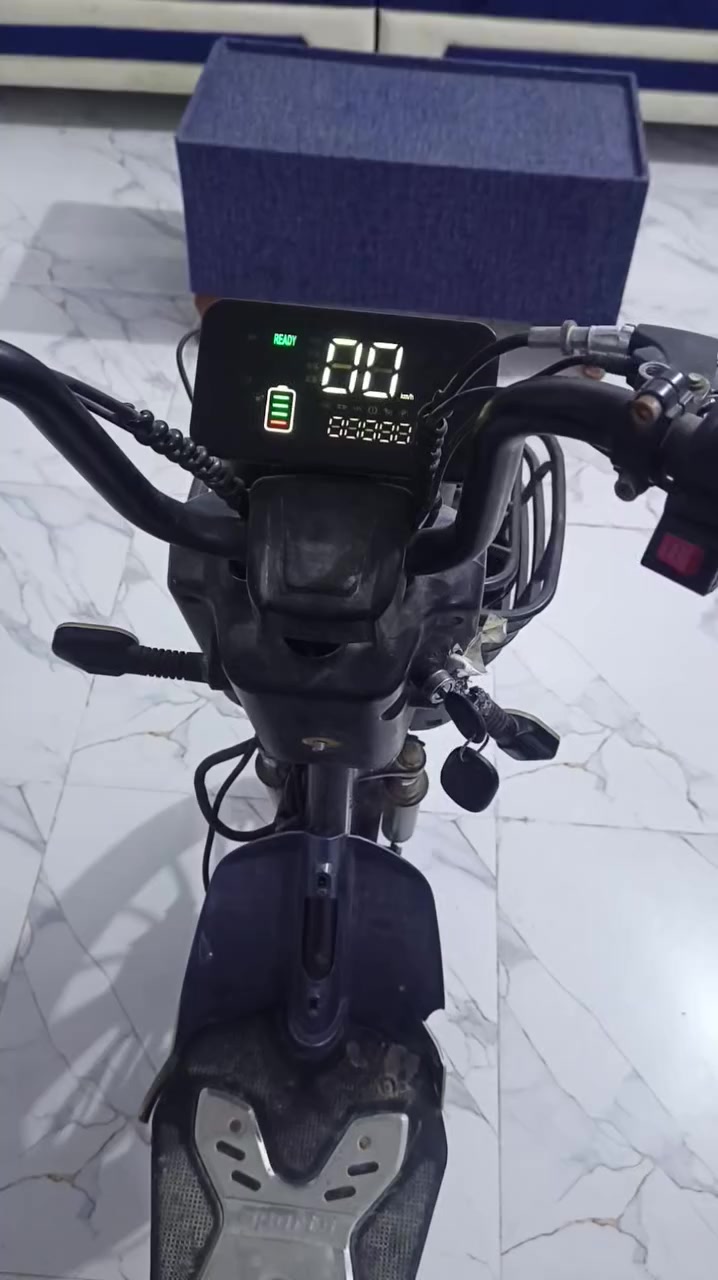 السلام عليكم بايسكل شحن للبيع بايسكل نظيف مكان بايسكل جبله البايسكل على وضع الشركهه سرعه ثلاثه مر مكان البايسكل جباله خابرني وبيك خير وتدلل***********
