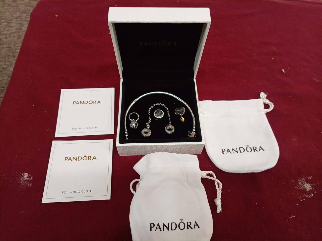 السلام عليكم
كلهم مختومات ٩٢٥ باندورا 
اعلى سعر وبالعافيه


**إذا كنت صاحب هذا الإعلان وتريد حذفه لأي سبب، رجاءا أرسل رسالة إلى الدعم الفني**