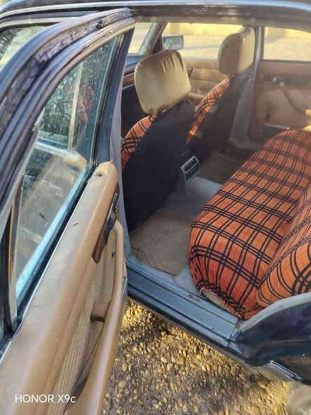 السلام عليكم مارسدس رئاسي موديل ٨١ رقم ميسان نكليزي بسمي محور كير ومحرك بطه جديد حداديه جديده تخم تاير السياره خير من الله ونصبتها حلوه السعر٣٥ وبيها مجال التصال ***********@ ***********واتساب  مكاني ميسان المجر
