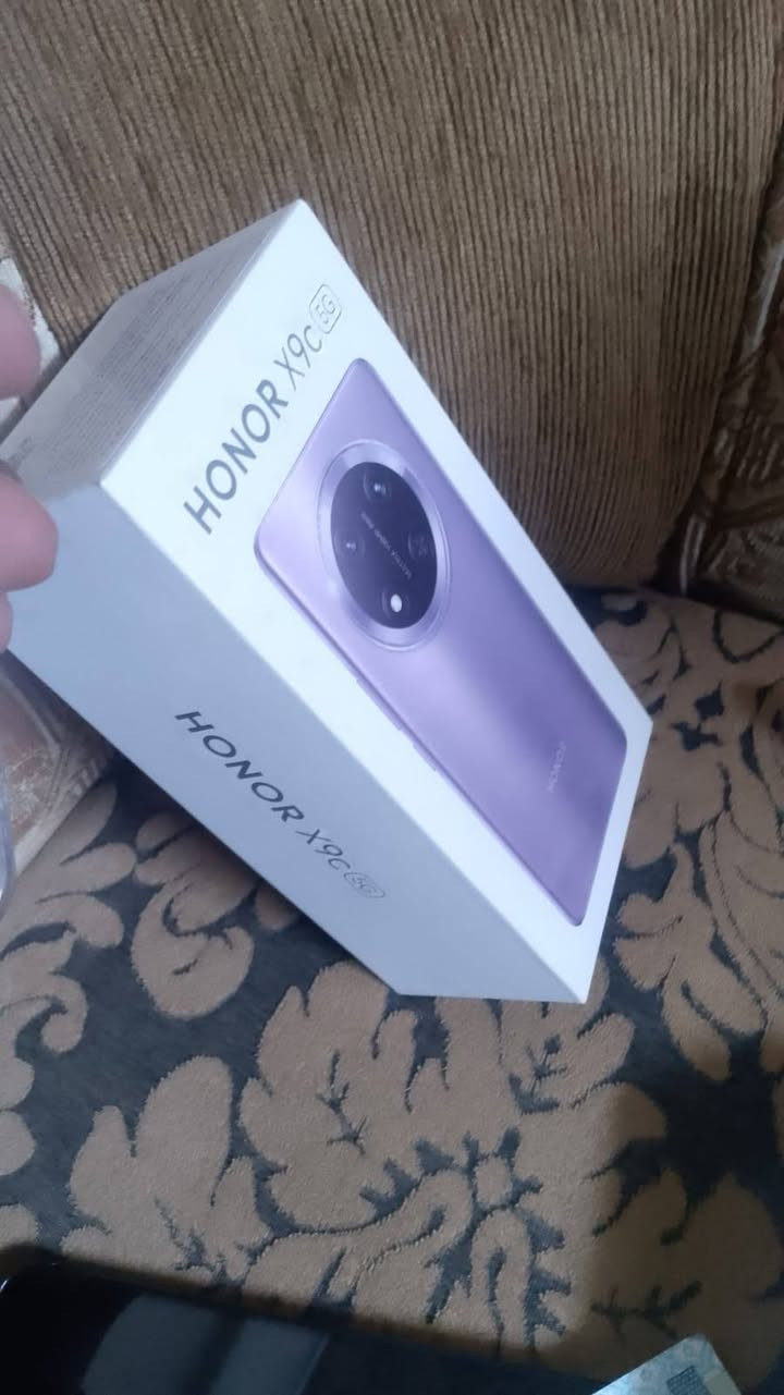 هنر اكس 9سي رام 12+12/ذاكره/***********/256///السعر 330وبي مجال
