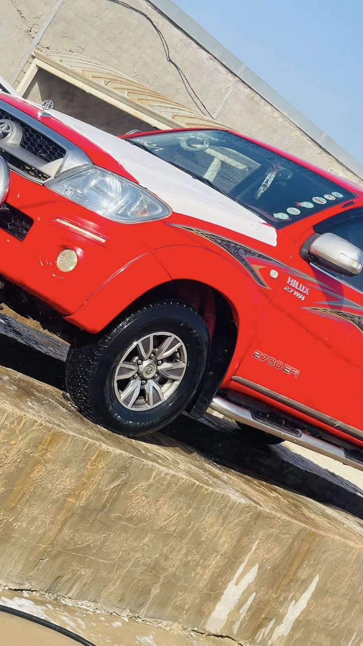 سلام عليكم فور ويل 2011 سعودي ام البطل كير وتوماتيك سيارة مكفوله من ضربه والبارد والفتح كير محرك تخم تاير سنويه جديده وهزه وفحص جديد تريد وكاله اريد تحويل بيها شويه صبغ اثر شخط موضح بصوره سعر 183 وبيها مجال قليل مكاني كربلاء *********** سياره احله من صوره
