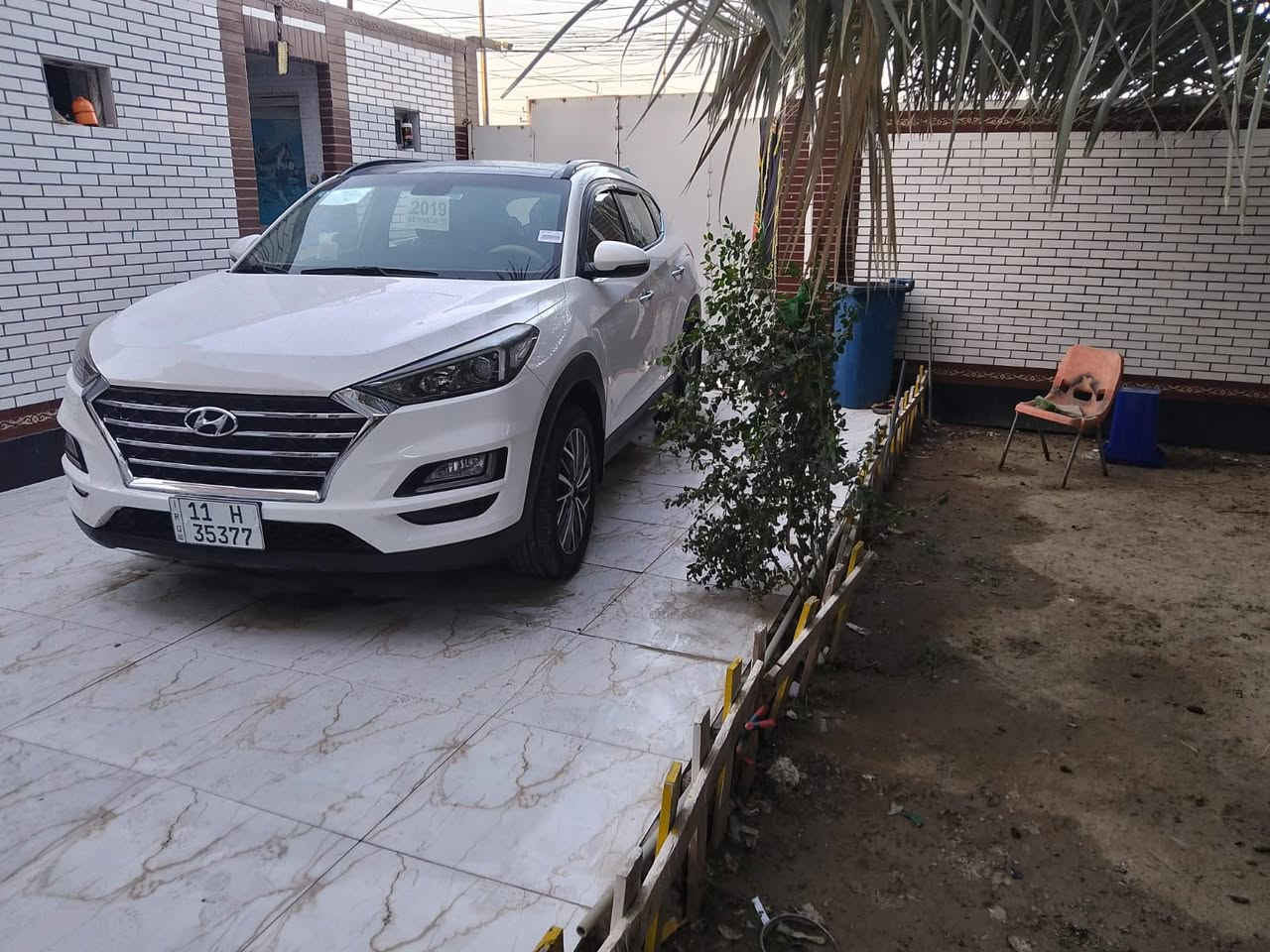 هونداي توسان موديل ٢٠٢٠ رقم بغداد بسمي ماشيه ٩٥ كفاله فقط بارد الباب خلف السايق مكينه غير مفتوحه تخم تاير دلوب السعر ٢٠٠ وبيه مجال اتصال علا صاحب السياره مكلف بل النشر ***********ا مكان ااسياره ميسان
