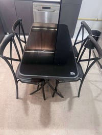 ميز طعام زجاج • ٤ كراسي • توصيل