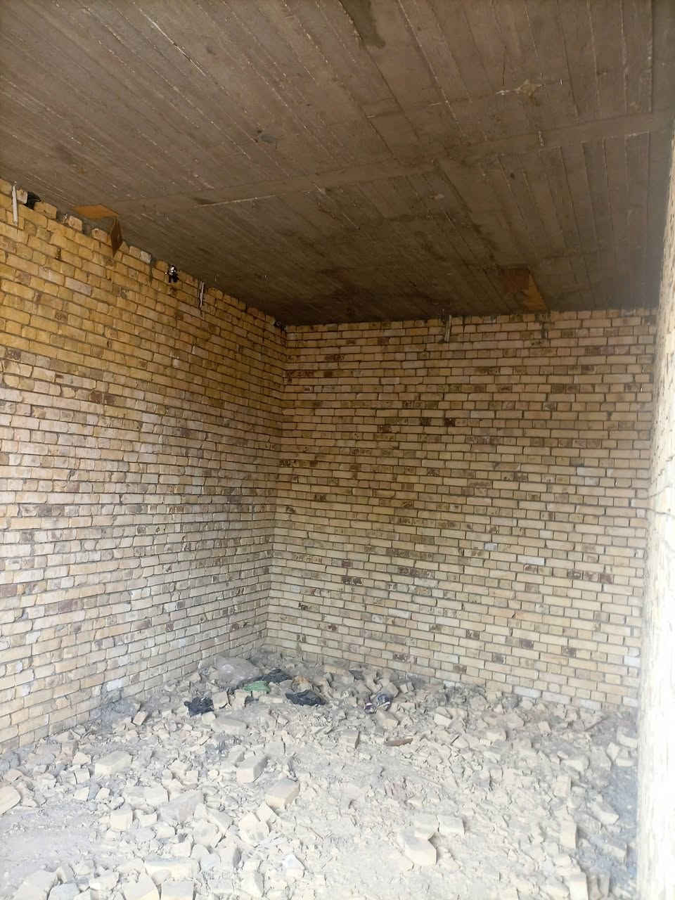 بيت هيكل للبيع مساحه 200 متر سعر 55وبيه مجال ناصرية قرب جامعة الإمام جعفر الصادق ع الاستفسار والاتصال على هذا رقم ***********
