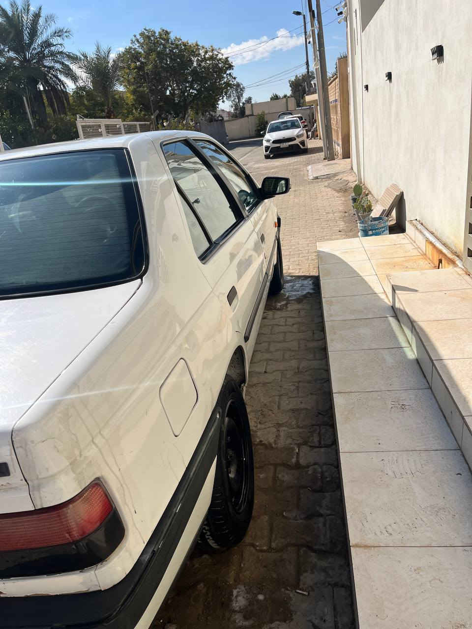 سلام عليكم بيجو 405 موديل 12 بسمي  بنيد مبدل فقط سياره جاهزه تخم تاير حداديه جديده  مكينه كير مكفولات مكاني نجف *********** مامتواجد ع الفيس خابر وبيك خير وتدلل
