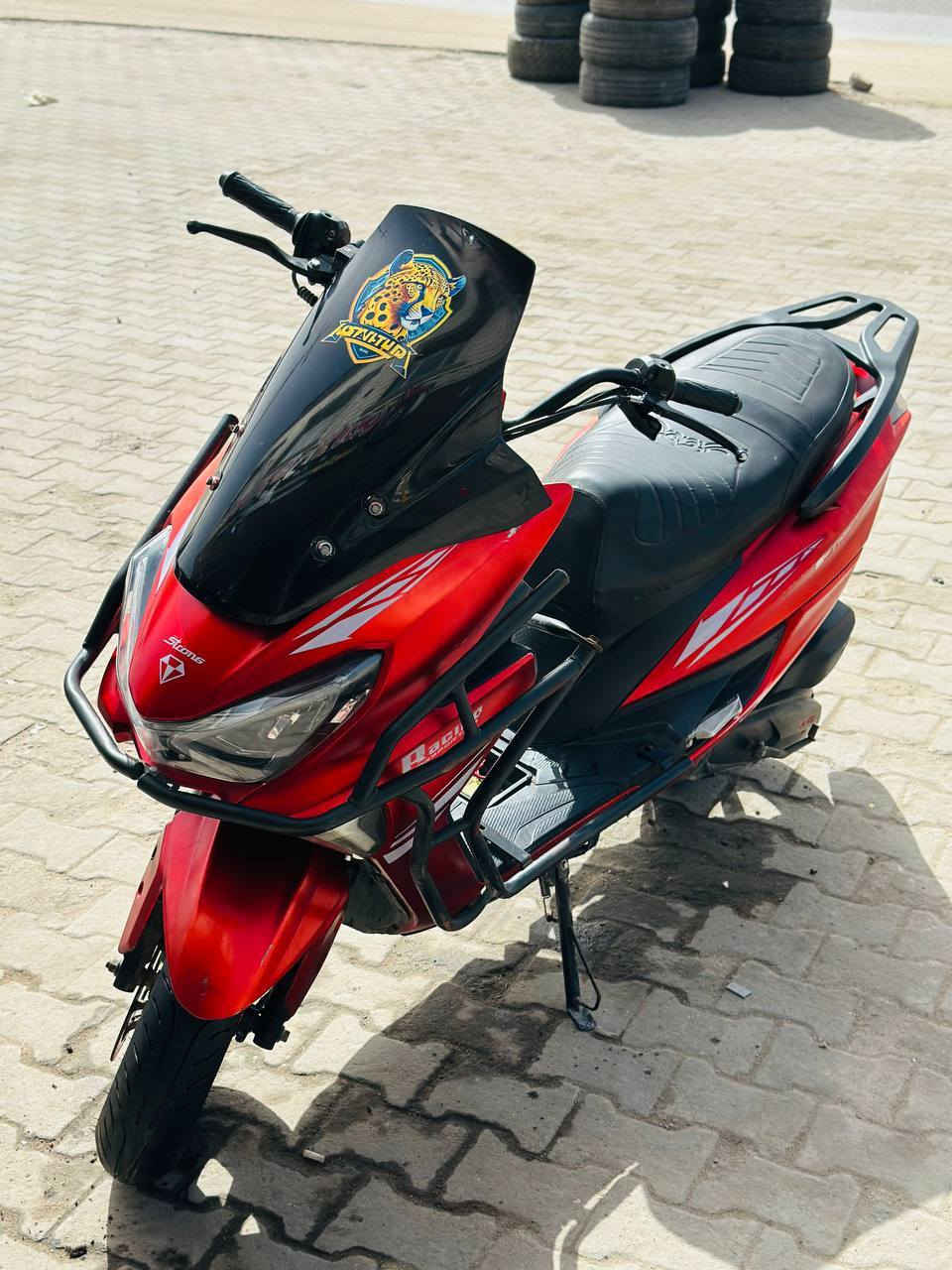 السلام عليكم دراجه سترونك مابيها اي نقص بس مجفته مره فقط والدراجه ناعم وحلو مشيها العنوان البصره الحيانيه الرقم ***********السعر 600الف البصرة, العراق
