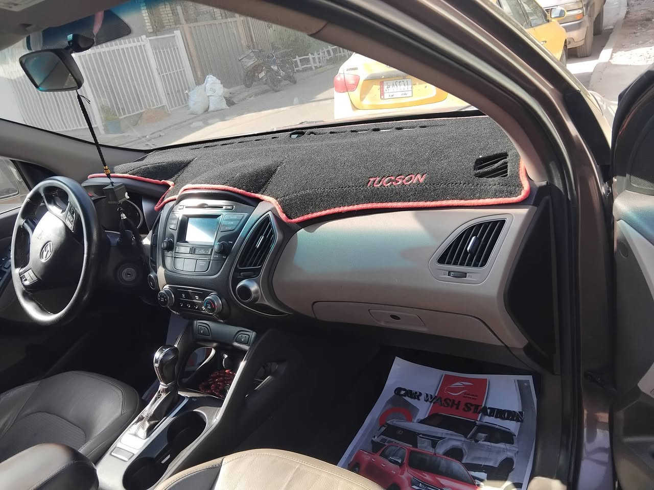 توسان موديل ٢٠١٤ امريكي حادثة فقط
بنيد هوه نفسه مصبوغ ولباقي مكفول رقم بغداد الجديد 
الكشنات جلد تتفه بل اكشن الأمامي كامره خلفيه بلاديه
تبريد قطعتين غاز وبنزين سعر ١٣٣ وبيه مجال قليل ***********
