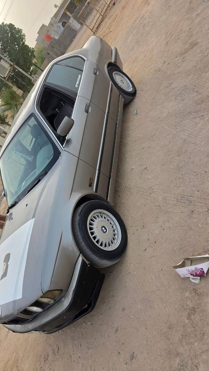 السلام عليكم سياره BMW 520 مكينه مسكر وكير عادي رقم بصره سنويه 27 كهربائيات كلها شغاله تبريد شقال بس الفان فاصل كهربا وما سويته حداديه نص عمر لايت زنون تخم تأيرات كشنات كهربأي السعر 42 وبيها مجال لطيبين ترايك اربيل وشرط ميتين الاستفسار وتساب ***********.............***********
