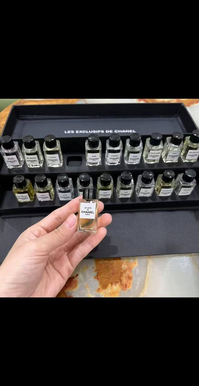 Chanel gift set ✨ mini perfume set بكج الميني من شانيل ❤️ عطور البرايفيت كوليكشن ✨👌
سعر البوكس 70 الف


**إذا كنت صاحب هذا الإعلان وتريد حذفه لأي سبب، رجاءا أرسل رسالة إلى الدعم الفني**