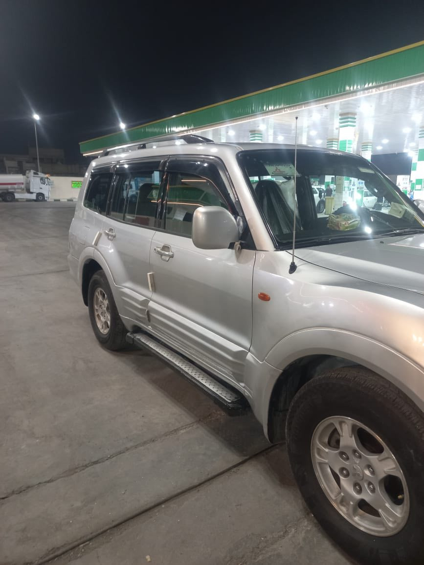 السلام عليكم للبيع باجيرو موديل 20002 السياره ابلاديه عده بارد بل جملغ الكدام السياره كلش نضيفه السعر 90 وبيها مجال ***********
