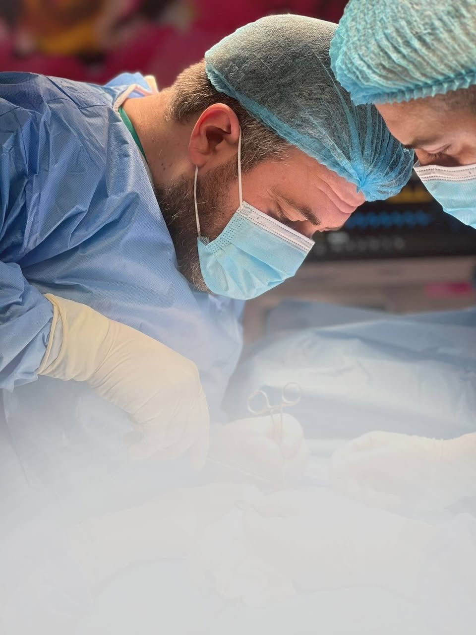 تم إجراء عملية طارئة لطفل يبلغ 12 سنة
يعاني من ألم حاد في الخصـ ية اليسرى
 بسبب التـ واء الخصـ ية ،تم تثبيت الخصـ ية
 بنجاح دون الحاجة لرفعها،
وذلك بفضل وعي الأهل وسرعة مراجعة المستشفى والطبيب.
👨‍⚕️ الدكتور مازن مصعب
اختصاصي جراحة الكلى والمسالك البولية
📍 التاجي – أبو عظام – بناية عالم حليب الأطفال
🕓 أوقات الدوام خلال شهر رمضان المبارك: الثلاثاء – الأربعاء – الخميس – الجمعة، من الساعة 3 ظهرًا إلى 8 مساءً
📞 للاستفسار: ***********
