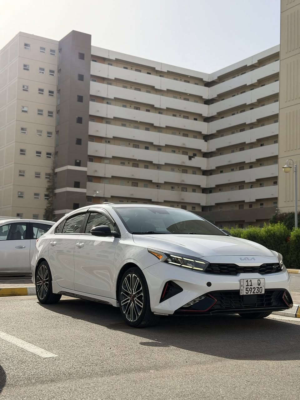 السلام عليكم
كيا فورتي موديل 2024 GT
محرك 1600 تيربو 
كلين تايتل بدون حادث 
فول مواصفات اعلى فئة 1/1
السيارة اجتي من امريكا بدون دعامة ولايتات جبتلهة دعامية نفس الون ولايتات اصلية بيهة رصعتين بالجاملغ الايسر ممبينات بس اذكرهن للمصداقية ومصورها فديو موضح بي كلشي السيارة حيل جديدة ومناقصها كلشي 
صور امريكا كلها بالمنشور 
مواصفاتها 
بصمة 
تشغيل عن بعد 
فتحة 
كشن كهرباء 
كشنات حار بارد 
كشنات جلد ومختمة GT
انارة بالدشبول ومختم GT
سستم صوت هارمن كاردن 
شفتات بالستيرن 
فول تحكم ستيرن 
فول رادارات وسياقة ذاتية وتوقف ذاتي 
نقاط عمياء 
كامرة خلفية 
شاشة جبيرة 
دبل كزوز 
كيرها DCT
السيارة ماشية 29الف كيلو مو ميل 
تبريد قطعتين 
تبريد منفصل 
سعرها 195وبيها مجال 
شباب الي يشوف سعرها هواية علية فدوة الة السيارة بس الجديد غالي وكلشي بسعرة 

مكاني 
بغداد مجمع بسماية 

للتواصل واتساب واتصال 

***********
