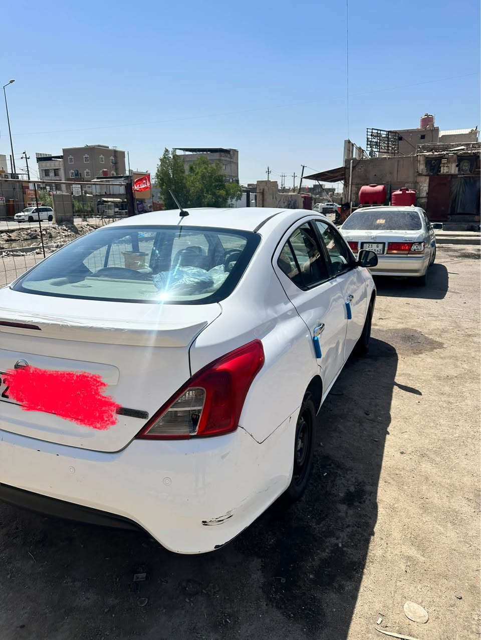 نيسان سني 2020 اربيل 
بيه 3 قطع صبغ والباقي شوف العين
السياره خير من الله كير مكينه تبريد ثلج مابيه نقص
السعر 85 ورقه وبيه مجال للشراي فقط
*********** ابو الخصيب, البصرة
