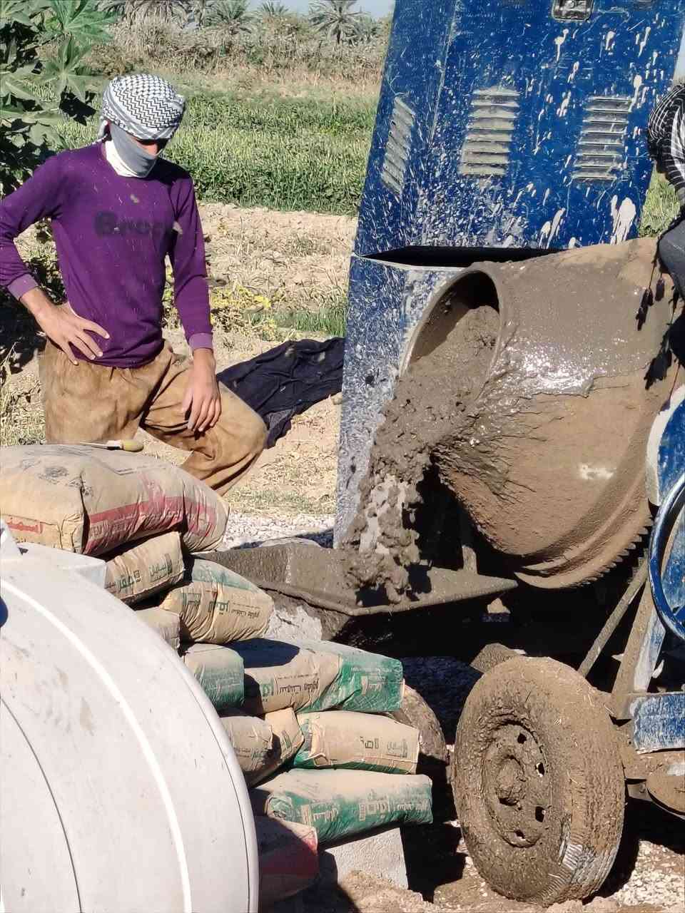 ما شاء الله على بركة الله كادر صب
وتنظيف البيت الذي يوجد في تراب وسبيس وحدل والشغل كما هو موضح في الصوره لاستفسار عل الرقم التالي ***********
