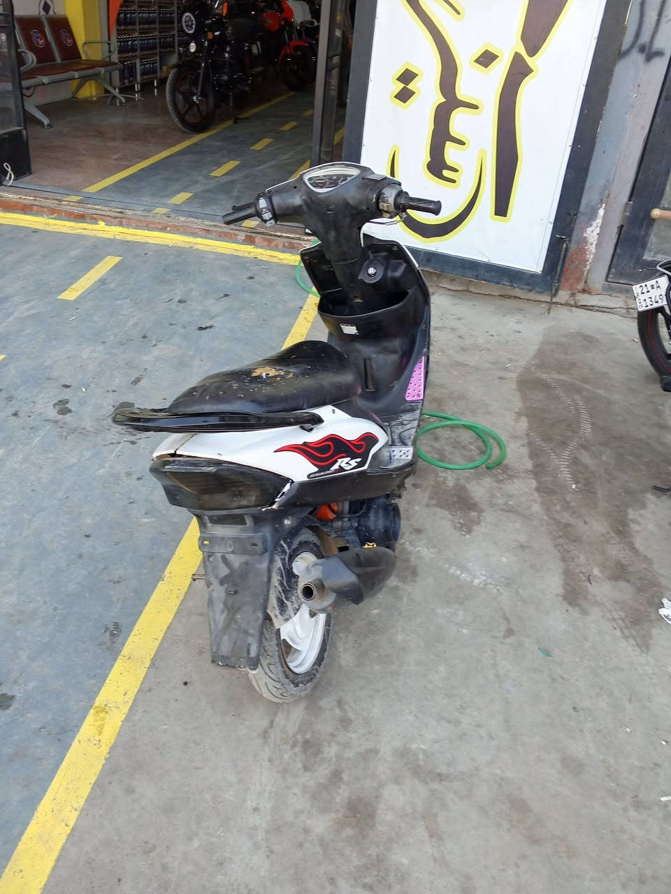 ماكس  للبيع سعر 400 *********** بلديات مقابيل جامع صلاح المكصوصي
