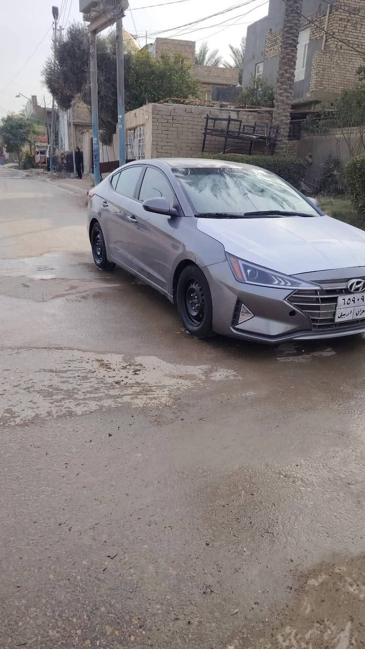 للبيع الانترا موديل 2019 السياره كفاله من كلشي بدون ارباك فقط بنيد وصور الحادث مرفقه كير مكينه حداديه منظومه زنون جاهزه ع الاخر سنويه ما صاقطه تريد وكاله او تحويل مكان السياره ب الحله السعر 135الاتصال ***********
