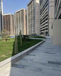 شقة للإيجار – مجمع مارينا السكني المساحة: 145 م² الطابق: 6 الإطلالة: د...