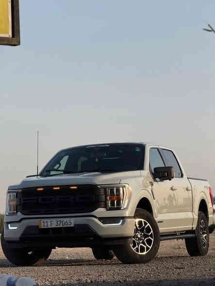 بسم اللّه ما شاء الله 
اللهم صلِ على نبينا محمد وآل محمد 
للبيع 
فورد F150  2023 هايبرد xlt مواصفات فول عدا البنوراما 
  اللون سمنتي 
 فوريل 4*4 و7 وضعيات قيادة 
السيارة اصدار مميز 
ماشيه 24الف ميل فقط   
حساسات  خلفية
رادار 360درجه
كامرة 360 درجة
باب بدي فتح عل البصمة و الإغلاق عل البصمة كهربائي بالكامل 
لايت  4
شاشات  حجم كبير مال فول مواصفات 
قيادة ذاتيه و تحديد مسار واتو ستوب توقف ذاتي
داخل جلد اسود 
  بصمة و تشغيل عن بعد 
شباك محدث رابتر
انارة داخلية لد متغير 
كير طرح كهربائي 
كشنات كهربائي و تدفئه  و غرفة مشتغليها بدبي جلد اصلي 
ستيرن كهربائي و تدفئه 
مري  كهربائي و اشاره  
بصمات دخول ابواب و رمز سري
انارة محيطية 360 درجة 
منافذ كهرباء 220 فولت و كذلك 110 فولت بكل مكان بالسيارة  3 منفذ بالبدي طلب خاص 
وضعيات القيادة اكثر من 7 انظمة ( جبلي و صحراوي و اقتصادي و طبيعي و سبورت و سلس و صخري و ممطر الخ...)
محرك 3500 تون تيربو كير 10 نمر ، 4 ويل درايف 

*السيارة داخلة سيرفس كامل يم البطل  Mustafa Al Mashhadani

حادثها فقط حافة البنيد صبغ و جاملغ بارد  كفالة عامة 
صور الحادث راسلني واتساب للتفاصيل اتصال او واتس اب 
السعر 337 وقابل للتفاوض 
 ***********
