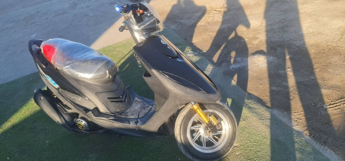 ماكس عدله للبيع دراجه تخبل ونصبتها ضيم مكينه بلاد بيها تزويد خارجي مثل ما موضح نقص باتري السعر 475 وبيها مجال قليل عنوان مقابيل حي الجامعة معارض السيارات 
***********
