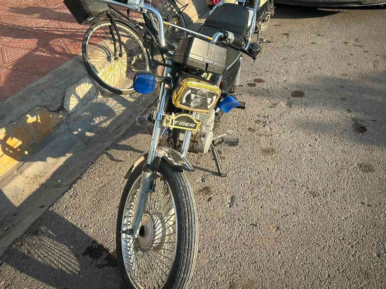للبيع تايكر ٢٠ نضيف خير من الله  السعر ٣٧٥وبي مجال مكان ديالى دلي عباس ***********

