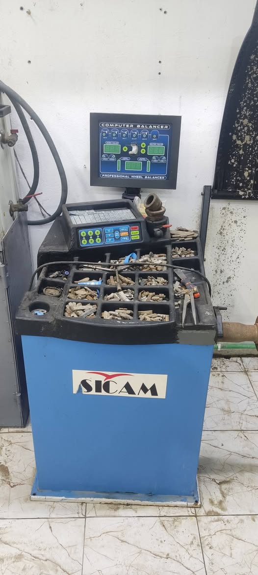 سلام عليكم من رخصت الادمن غراض بنجر للبيع كلها جهزا ماكو كل عيب تجي وتفحص خالعه وشالخه وجهاز بلنص ونتروجين وجهاز بخار وجكات ثنين تمساح وهوه وبطل 300لتر نضيف ما صورته تجي وتشوف بعينك وتفحص غراض نضيفه كلش ورفوف مال تيرات مكاني حله بابل بكرلي وتساب ***********
