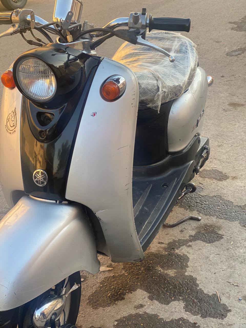 السلام عليكم دراجه عبد الحليم فحل كدامكم شوفو النظافة عوزها بس سلف تبديل كله شغال عالي ناصي اشاير العداد يشتغل لضوة مالته هوة.والكيج مال بانزين تاخذهة تصرف علية 20 الف بس سلف ب15 وطوافه مال بانزين ب5 سعرها 225 وبيها مجال للشراي عنوان بغداد حي القاهرة *********** بس واتساب واتصال موجود ماموجود  بل ماسنجر
