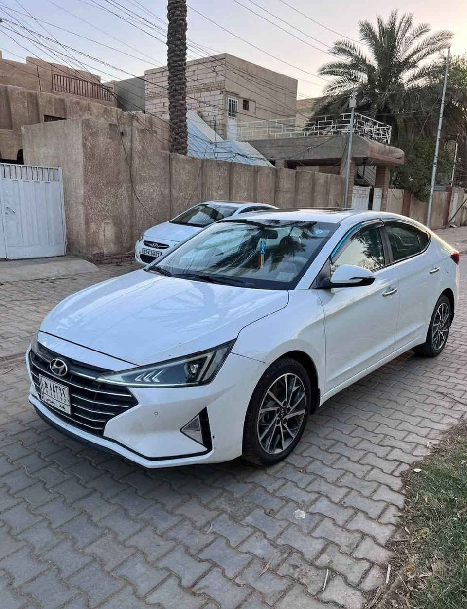 سلام عليكم هونداي ألانترا للبيع مديل 2019 وراد خليجي مكفوله كفاله عامه لا ضربه ولا صبغ ولا تبديل بيها فقط بارد بحافه البنيد 5 اصابع فقط سياره جأهزه على آخر حبايه رقم بغداد تحويل مباشر فول موصفات 1 / 1  شاشه اندرويد  كامره خلفيه دواره + أماميه تبريد ثلج قطعتين بصمه تشغيل + أبواب أشاير ترحيب دوس + أبواب مري كهرباء + شفط + أشاره فتحه سقف 5 ويل كب + تخم تاير جديد تحكم ستيرن جهتين تحديد مسار + 3 وضعيات قياده لايت عدسه لد نقطه عمياء دأخل لونين مكينه 2000 دوش مأمفتوحه و جديده ألسعر 75 ورقه وبيها مجال مكاني كربلاء للستفسار ***********
