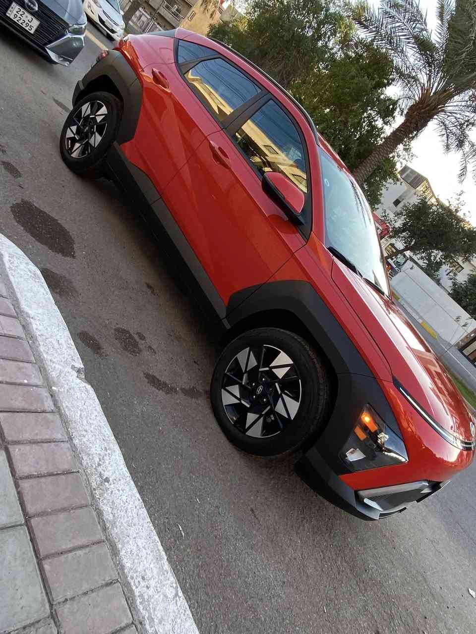 كونا موديل ٢٠٢٤ دخول جديد وارد امريكي مرقم بغداد مكينه ٢٠٠٠. جاهزه السياره اي نقص مابيها نص مواصفات بدون ايرباك  بدون حادث فقط حافت البنيد عل بارد بدون صبغ  السعر ١٨٢٠٠$ موجود بغداد الكريعات للأستفسار ***********
