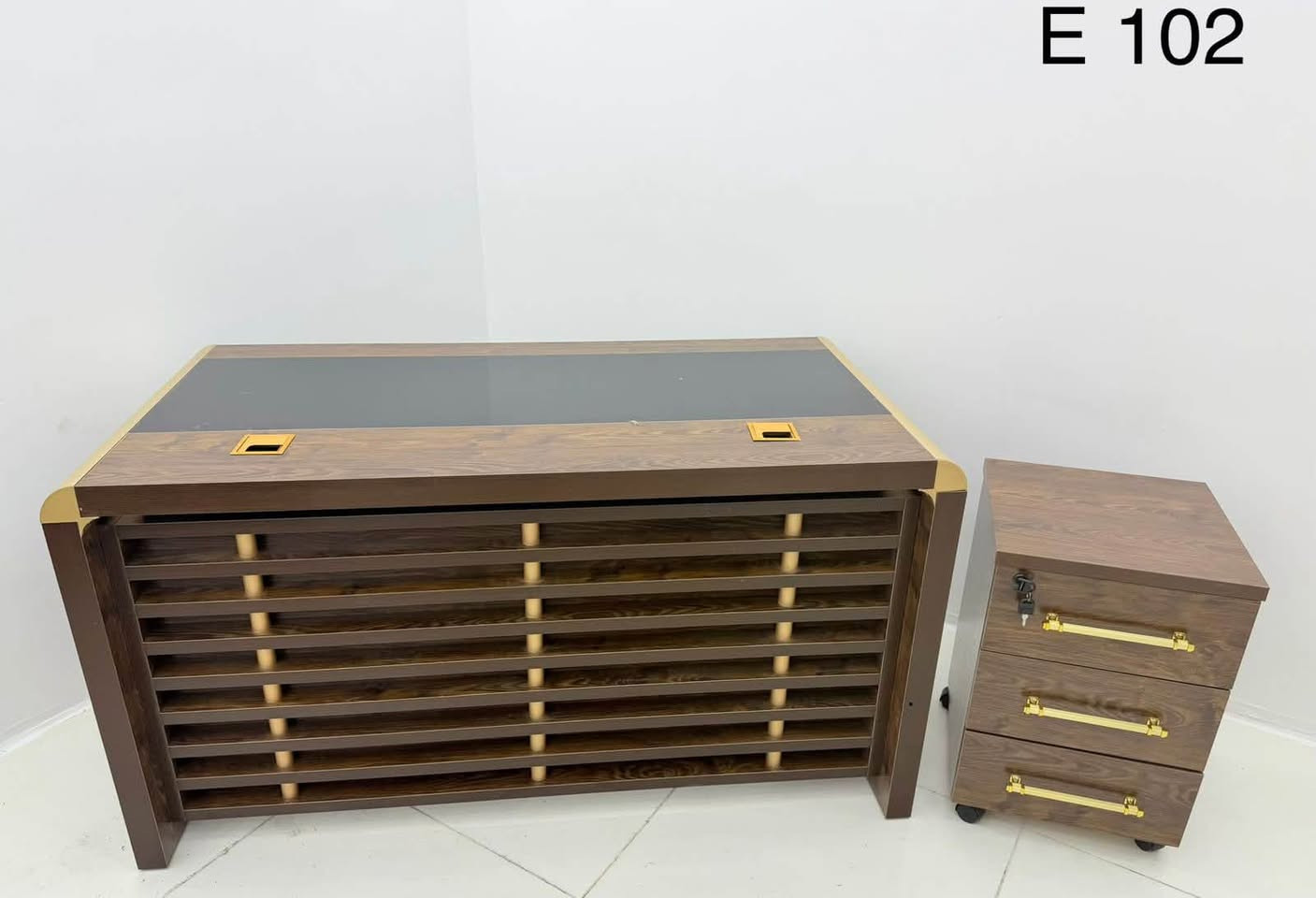 سعر الميز ١٦٠ الف
قياس الميز ١٤٠ سم
للاستفسار ***********
