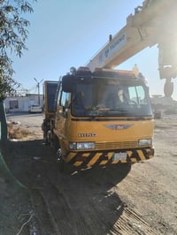 شاحنات • للبيع • معلومات ناقصة