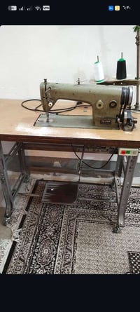 مكينة خياطة • نظيفة • للبيع