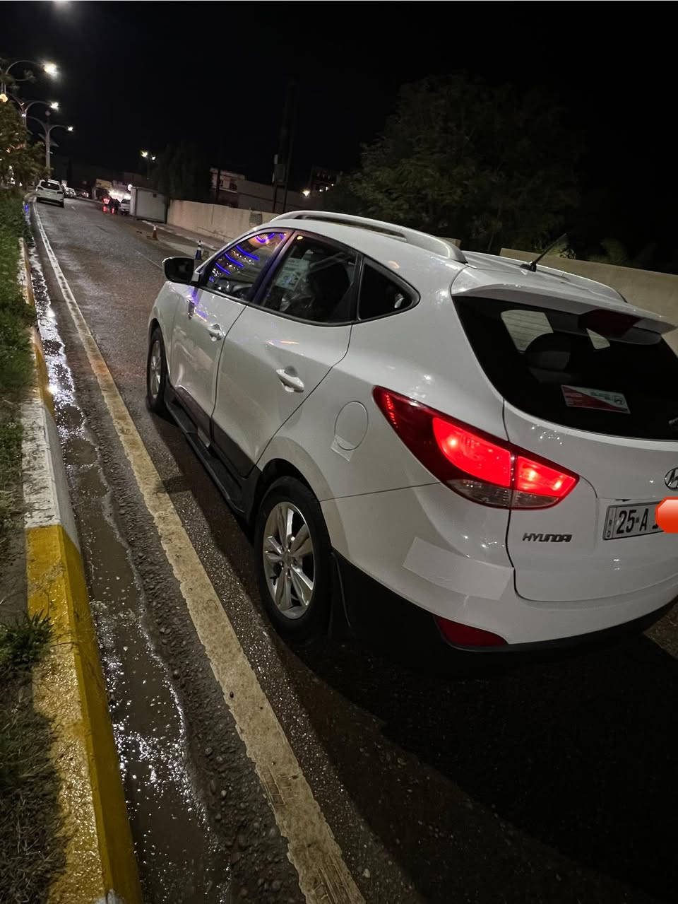 سلام عليكم
للبيع توسان 2012 خليجي فول

رقم كركوك انكليزي تحويل بكل مكان 
سياره جاهزه من الاخير
كير محرك مكفول من الصرف والتبخير

تخم تايرات جديد
السياره نضيفه مكفوله من الفتح والتبديل
فقط بيها صبغ مثل مامذكور بالمنشور 🛑
وبارد قليل بالجاملغ
اماكن تكحيل 
السياره احلى من الصور
🛑السعر 12,800$ بي مجال بسيط🛑
مكان السياره صلاح الدين  تكريت 
للاستفسار اتصال ***********
