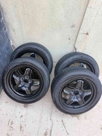 تخم تاير حجم 18. هنة ويلاتها 5 براغي  استخدام اسبوع واحد بعدهن جدد كام...