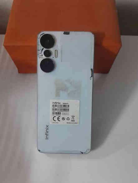 سلام عليكم تلفون انفنكس هوت s20 جهاز جديد وحلو ولمس خفيف لا يعلك ولا شيء ذاكره 128 عشوائي 13 كامره حلوه..... ملاحضه الكفر الوره ما مكسور مجرد صمغ السعر 75 وبي مجال عنواني بغداد العبيدي للتصال *********** واتساب فقط
