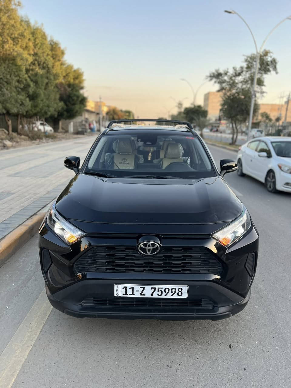 السلام عليكم للبيع
𝐓𝐎𝐘𝐎𝐓𝐀 𝐑𝐀𝐕𝟒-𝐗𝐋𝐄 2023                                       
مستعجل عل بيع وما اعتقد اكو هيج سعر 195 وبيهه مجال قليل
تويوتا رافــــ4  بانزين فقط XLE موديل 2023 وارد امريكي ضرر فقط جاملغ مصبوغ شبر بارد بل بنيد سياره جديده كلش وما ناقصهه شي صور حادث وسونار داخل منشور

رقم بغداد بسمي هزه وسنويه جدد تحويل مباشر

اللون : اسود

حجم المحرك : 2.5L ( 4.سلندر )

المواصفات : 𝐗𝐋𝐄 نص فول

شاشة كبير لمس تدعم ابل كار بلي 

كاميرا

‏ابواب  بصمة

‏‎بصمة تشغيل 

ويل رياضي قياس 19

تخم تاير جديد

هاند بريك بصمة

اوتو ستارات (𝐀𝐔𝐓𝐎 𝐒𝐓𝐀𝐑𝐓)

اوتو ستوب (𝐀𝐔𝐓𝐎 𝐒𝐓𝐎𝐏)

رادار امامي (تحديد مسار)

‏‎رادار جانبي (نقاط عمياء)

‏‎رادار خلفي (التحذير من الاصطدام)

‏‎حساسات خلفيه

نظام (𝐄𝐂𝐎)

نظام (𝐍𝐎𝐑𝐌𝐀𝐋)

نظام (𝐒𝐏𝐎𝐑𝐓)

تحكيم ستيرين

كشن السائق تحكم كهربائية 

لايتات (𝐋𝐄𝐃) ليد عدسة زينون 

بكلايتات (𝐋𝐄𝐃) بيلادي

باقي تفاصيل معروفه مكاني بغداد الدوره شارع الصحه السعر 195 وبيهه مجال قليل مستعجل عل بيع اي ستفسار اتصل وتدلل رقمي ***********
