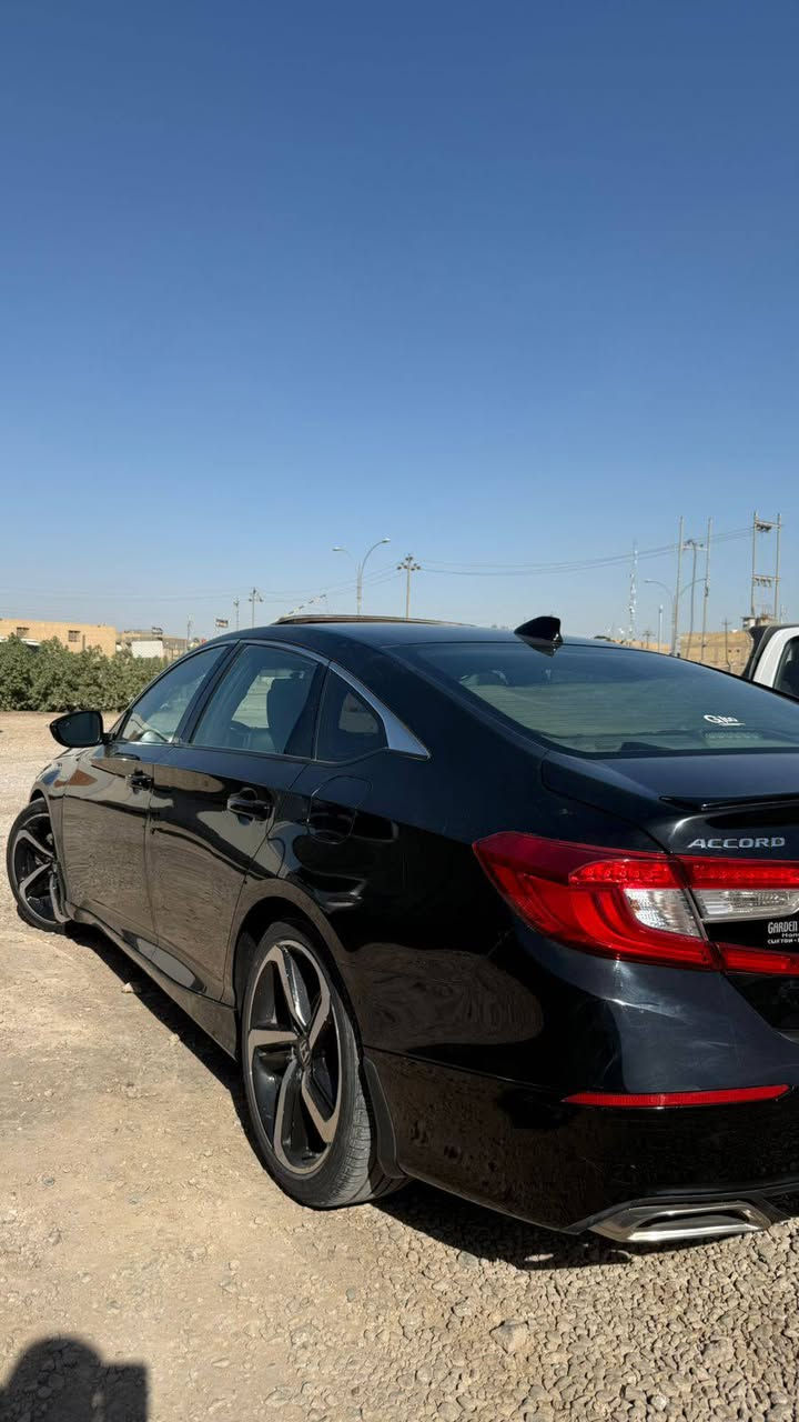هوندا اكورد 2021
سبورت 2000 تربو 
وارد امريكي 
1hgcv2f39ma015660

⚡ 250 حصان – أعلى مواصفات + نسخة سبورت ⚡

المواصفات:

محرك 2000 تيربو / كير أوتوماتيك 10 سرعات "بيانو شفت"
مواصفات:

فتحة سقف

حساسات أمامية + خلفية

نظام مراقبة النقطة العمياء

مثبت سرعة تفاعلي + مثبت مسار

تدفئة مقاعد أمامية + تبريد (قطعتين)

شاشة مع دعم Android Auto & Apple CarPlay ببلوتوث مباشر

نظام صوتي قوي 

إضاءة LED أمامية وخلفية 
+ اضاءة ليد نهاري DRL

دخول وتشغيل ذكي (Push Start + Keyless Entry)

وضعيات قيادة (إيكو – نورمال – سبورت)

داخلية جلد سبورت مع تطريز أنيق

شفتات ستيرن 

ويل 19  سبورت أصلية وكالة

الحالة:
✅ السيارة مكفولة (محرك، كير، تبريد)
ماشية 115،000 كيلو 
 

السيارة قطعة وحدة جاملغ ايسر امامي بامريكا 
وقطعة تبديل بنيد ببغداد 

سنوية غير منتهية

باسمي وكالة 
التحويل باسم المشتري او وكالة باسمه متوفر  

 
مكان السيارة بابل حلة 

سعر السيارة 157

رقم تلفون ***********
مامتوفر ع النت
