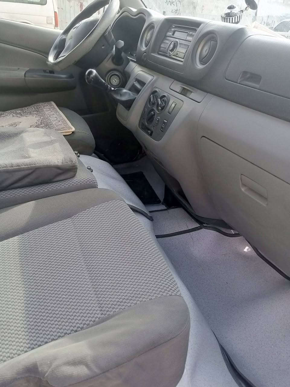 السلام عليكم نيسان موديل 2014سيارة جديد مكفول كفالة عامه رقم الهاتف ***********
