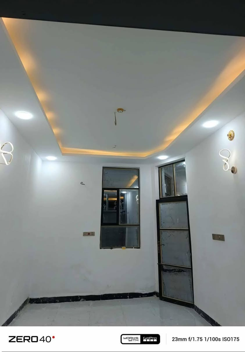 سلام عليكم بيت للبيع 100متر في النجف الأشرف(( تفاصيل لبيت👇))
غرفه 2

صاله

ستقبال

مطبخ

منور 

صحيات. ، رقم *********** 

موقع لبيت مقابل ملحق قرية الغدير عمود 326بلخط الاول قريب علشارع الرئيسي (((سعر لبيت 44مليون مع المجال)))
