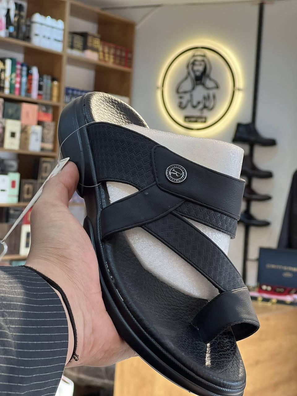 بمناسبة قدوم شهر رمضان 🌙
يوفر لكم الإمارة للزي العربي 
مجموعة من الشحاطة 
من شركة Dream 

القياسات المتوفرة 
٤٠ الى ٤٥ 
خمس الوان 
السعر ٢٠ الف 
العنوان صلاح الدين قضاء الدجيل 
مجاور مندي حضرموت 
مقابل المدرسة الإبراهيمية
#صلاح_الدين
#الدجيل 
#بغداد
#العراق 🇮🇶


**إذا كنت صاحب هذا الإعلان وتريد حذفه لأي سبب، رجاءا أرسل رسالة إلى الدعم الفني**