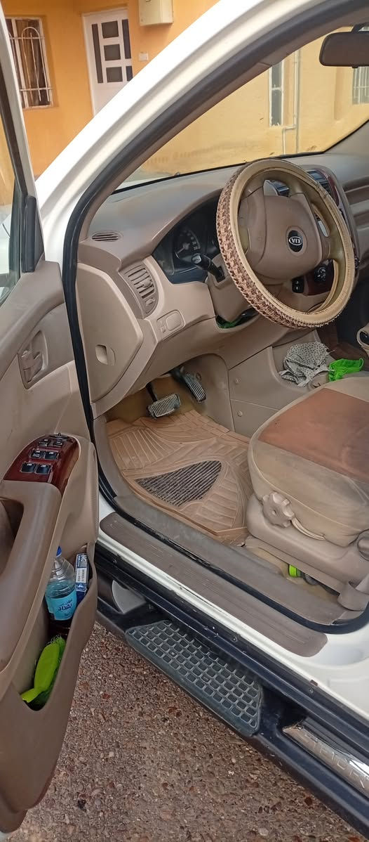 سلام عليكم سياره سبورتج للبيع موديل 2009 وارد خليجي مكفولة كفاله عامه رقم بغداد فول مواصفات كامره خلفيه فتحه سقف سعر السياره 130 ورقه وبيها مجال مكان السياره بغداد سبع البور 
***********
***********
