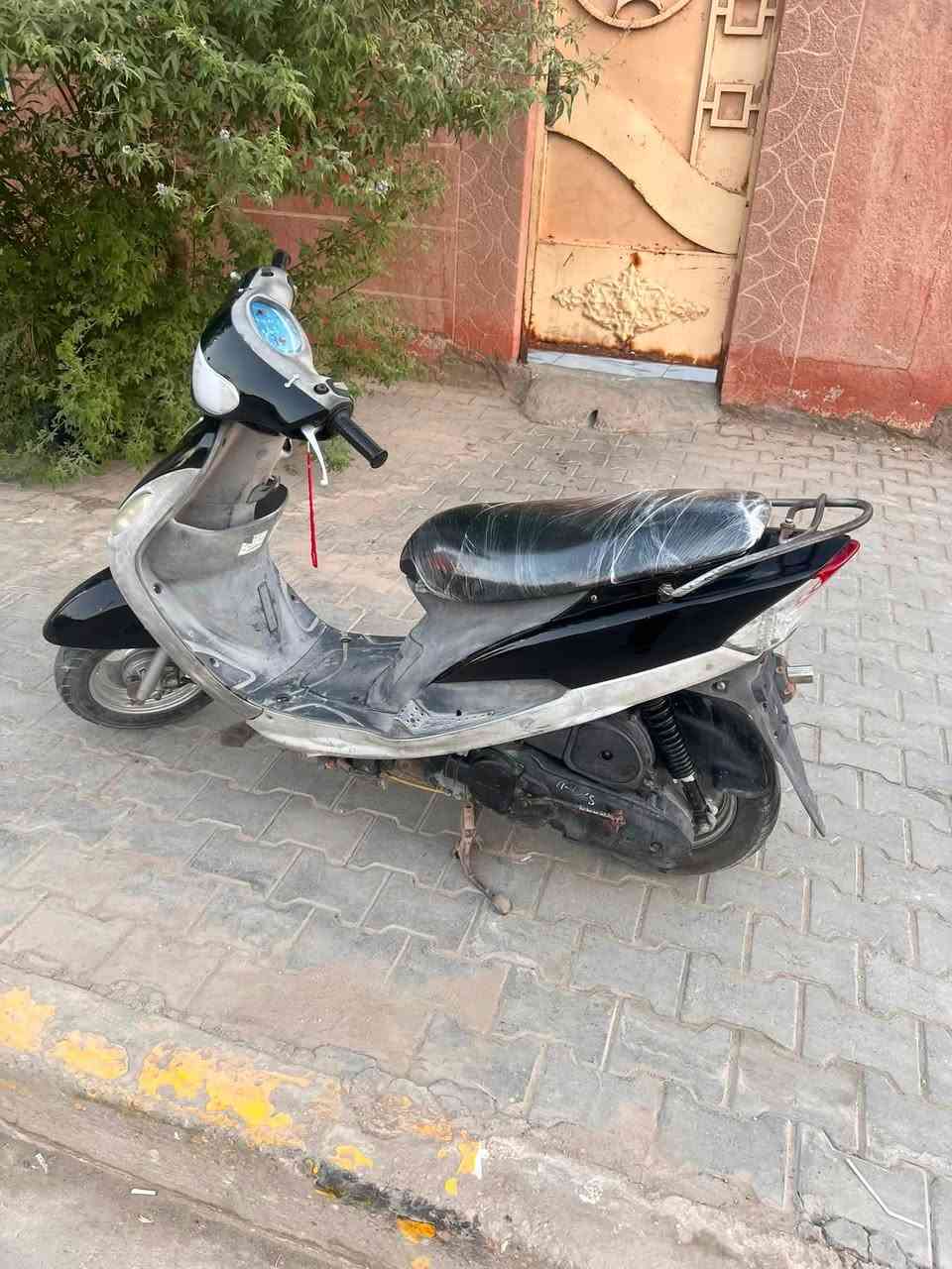 سلام وعليكم دراجه ماكس قجمه للبيع مفتوحه مره وحده الكهربائيات شغاله من طول الطول سطب وره سطب كدام العينه كله شغاله كله بلاد ماعده الكفر السعر(650بيه مجال قليل)مكاني البصره القضاء الصادق منطقة الرحمانيه رقم وتساب(***********
